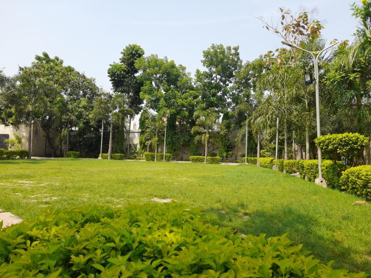 Ashoka Resort & Banquets Begusarai Экстерьер фото